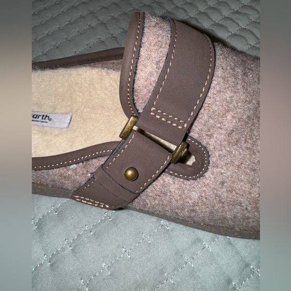 Earth Dream Chinook in the color Taupe. Size 9 Never worn. Super soft!!! - Picture 10 of 13